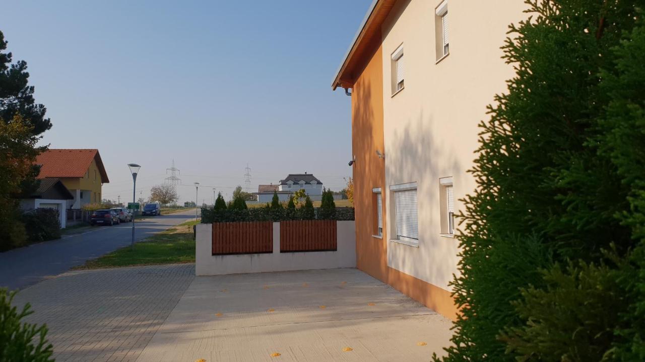 Pension Diana-Parndorf Bagian luar foto